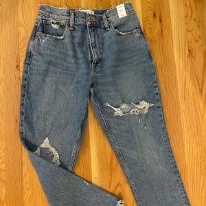 Abercrombie & Fitch Women’s High Rise Mom Jean